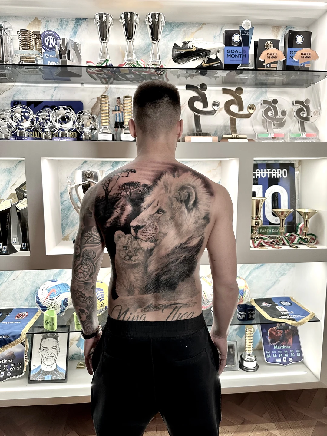 Lautaro Martínez lion back tattoo by Giuseppe Bonelli